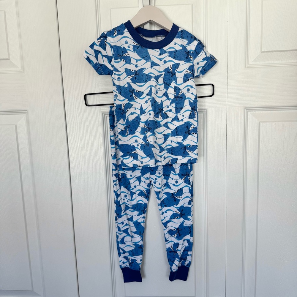 Mon Petit Like New Blue Shark Pajamas set 3T